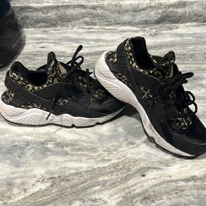 Womens Nike hurache cheetah print